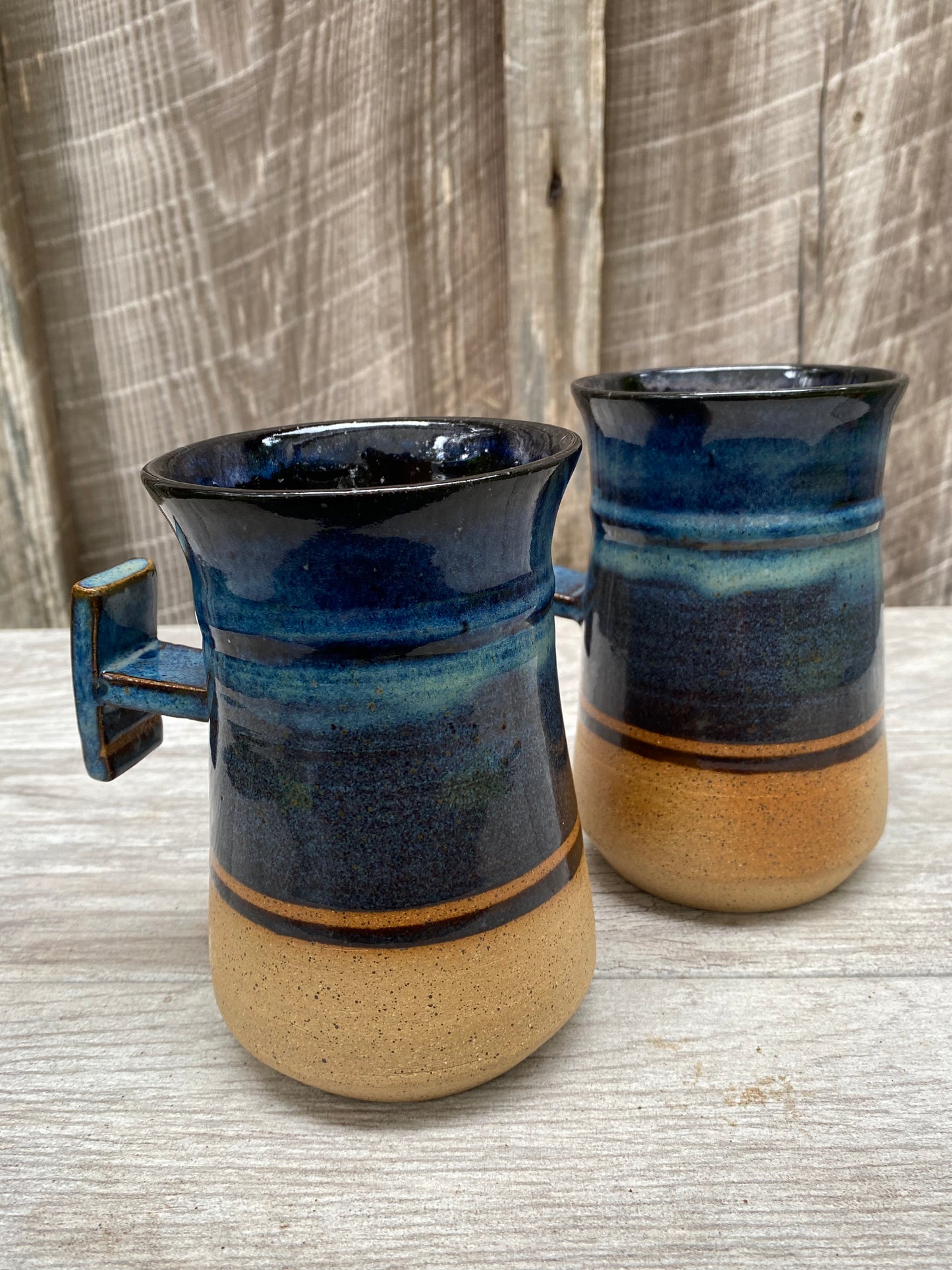 Set of 2 Blue T-handle mugs